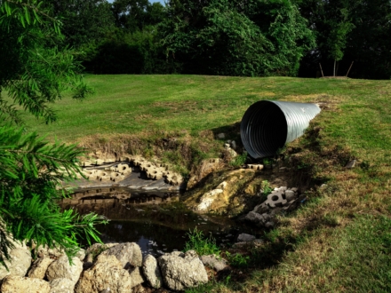 sewage-pipe-polluted-water-3465090